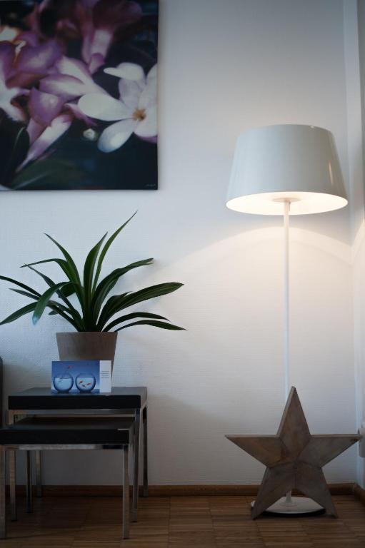 Nonstop Hotel Augsburg - Ubernacht - Hostelhotelhome Luaran gambar